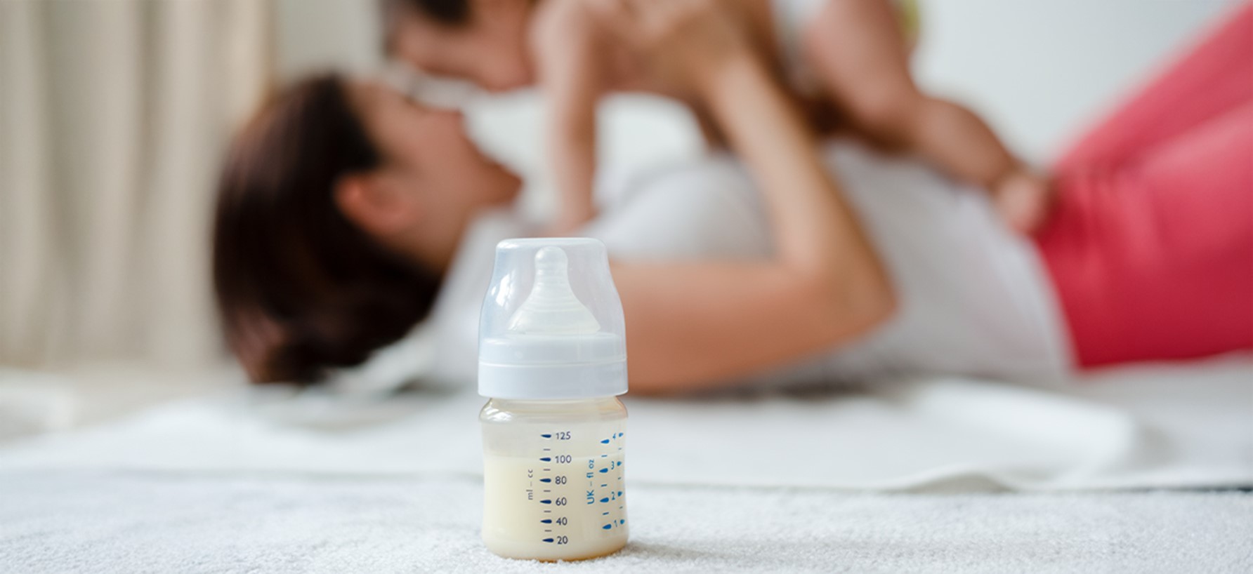 Breastfeeding vs. Formula Feeding: Making the Right Choice For You and Your Baby