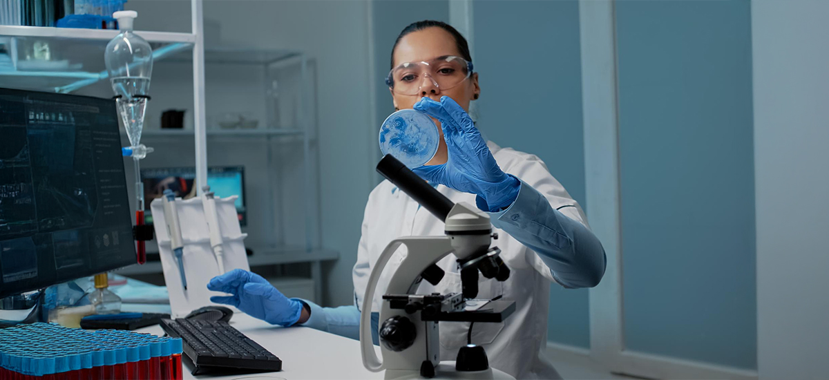 What Is an Embryologist and Their Role in IVF Treatment?